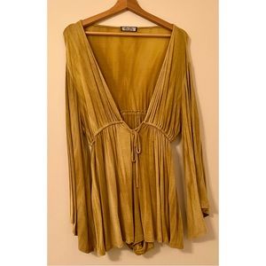 Boutique yellow low-cut flowy romper🌼